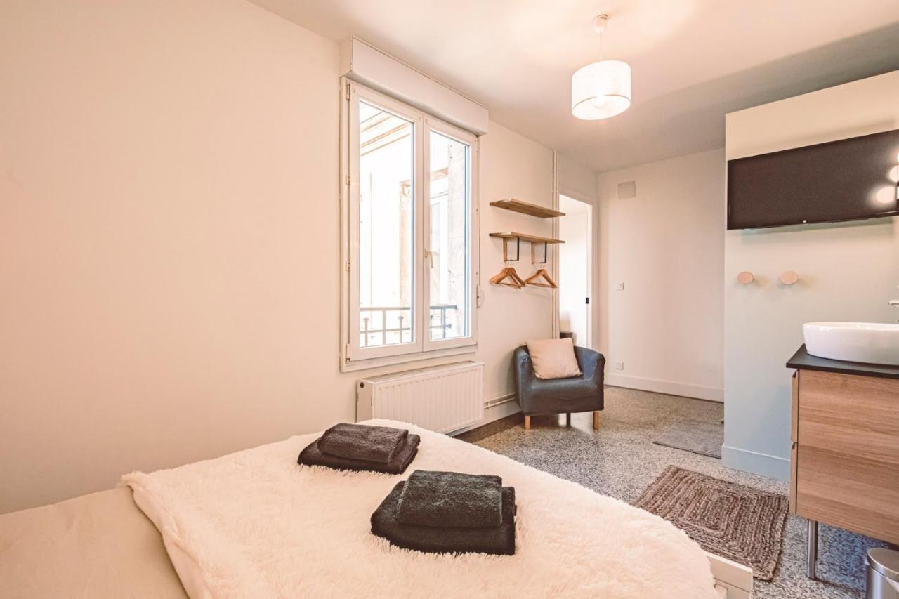 Charme De L'Ancien Pour Cet Appartement Entierement Renove Dans L'Hypercentre De Ρενς Εξωτερικό φωτογραφία