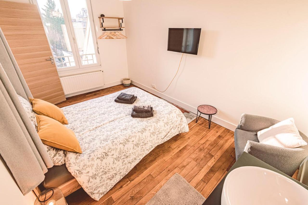 Charme De L'Ancien Pour Cet Appartement Entierement Renove Dans L'Hypercentre De Ρενς Εξωτερικό φωτογραφία